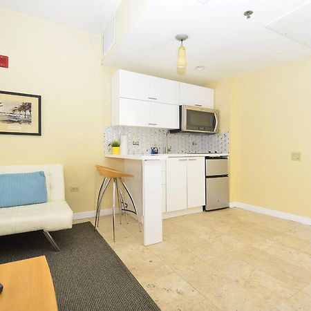 First Street Apartments 마이애미 비치 외부 사진
